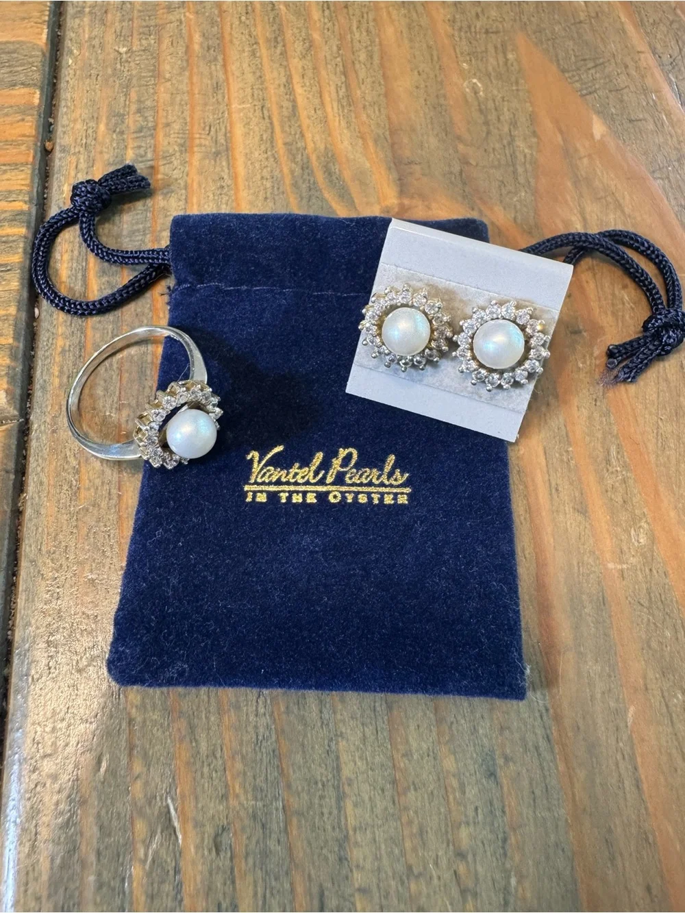Vantel Pearls Real freshwater Pearl & Cubic Zirconia Ring and Stud Earrings Set